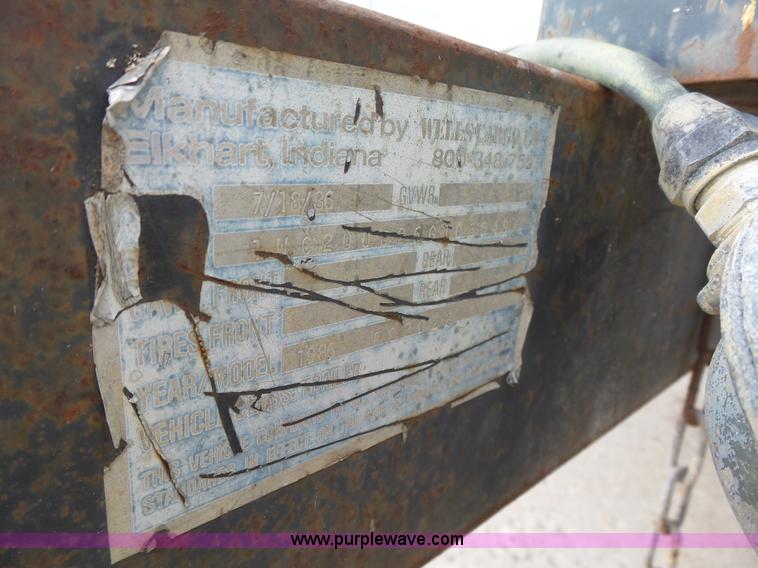 image for item K2211 1986 Wells Cargo office trailer