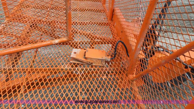 image for item K3498 1995 JLG 60H boom lift