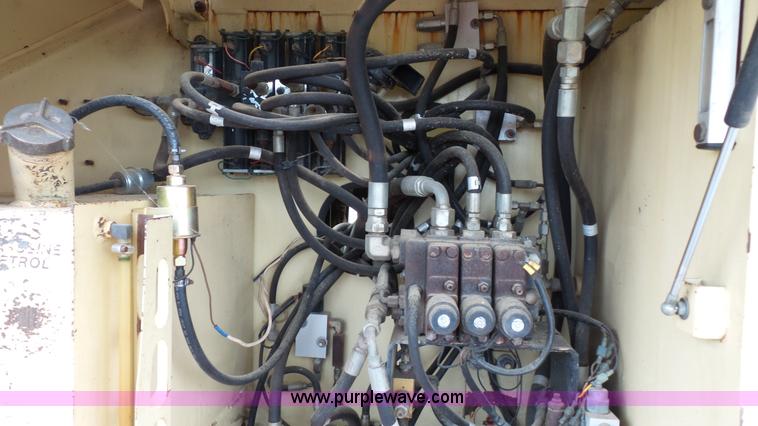 image for item K3498 1995 JLG 60H boom lift