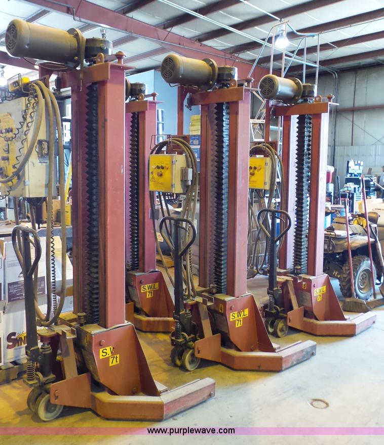 image for item K4051 Challenger MVL7 truck lift