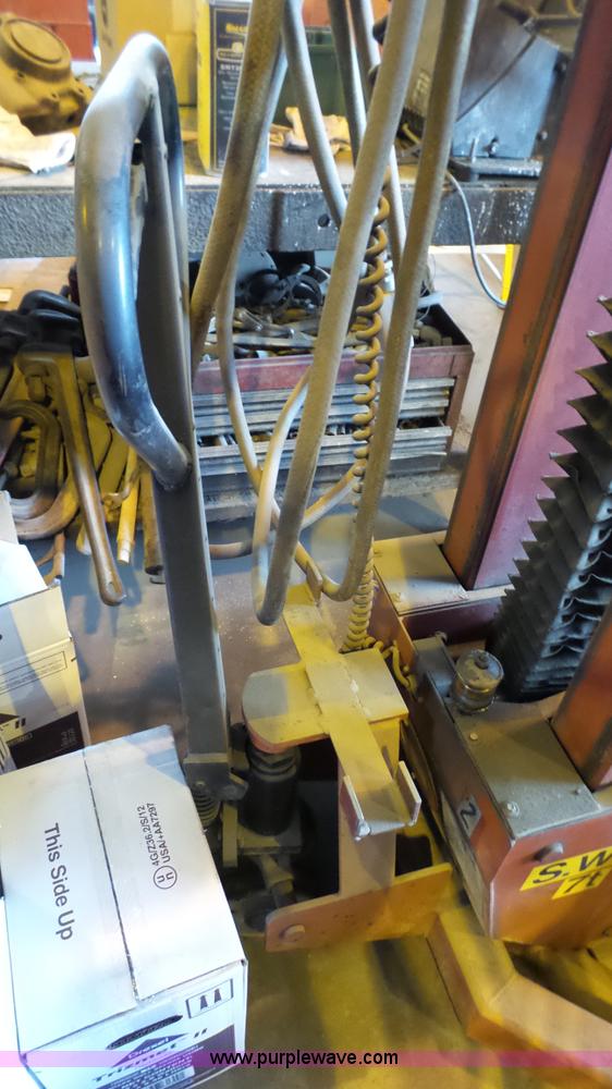 image for item K4051 Challenger MVL7 truck lift