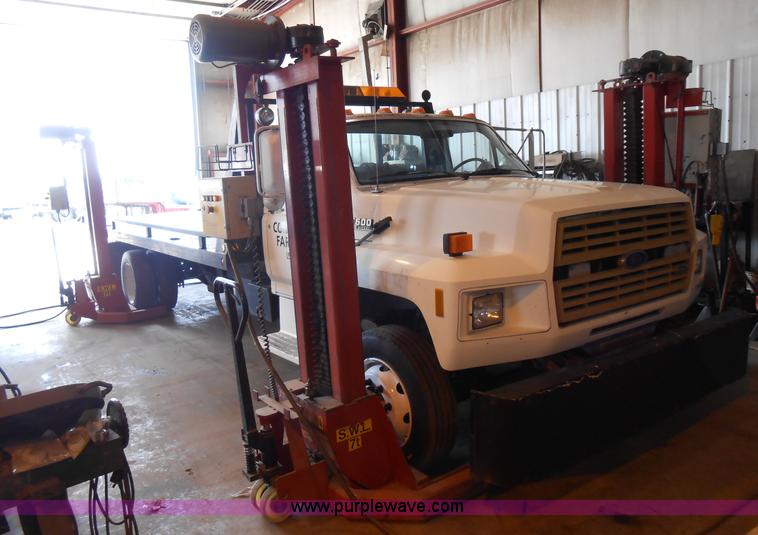 image for item K4051 Challenger MVL7 truck lift