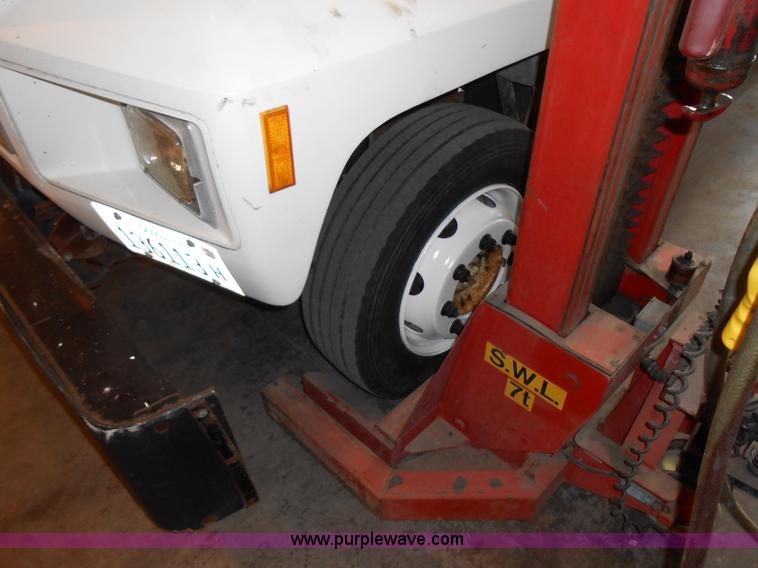 image for item K4051 Challenger MVL7 truck lift