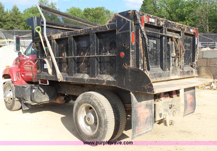 image for item K4060 2000 Chevrolet C6500 dump truck