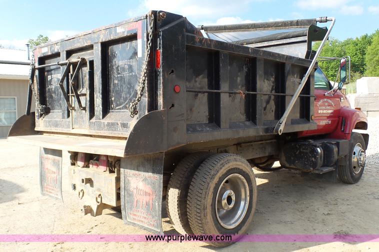 image for item K4060 2000 Chevrolet C6500 dump truck