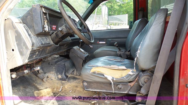 image for item K4060 2000 Chevrolet C6500 dump truck