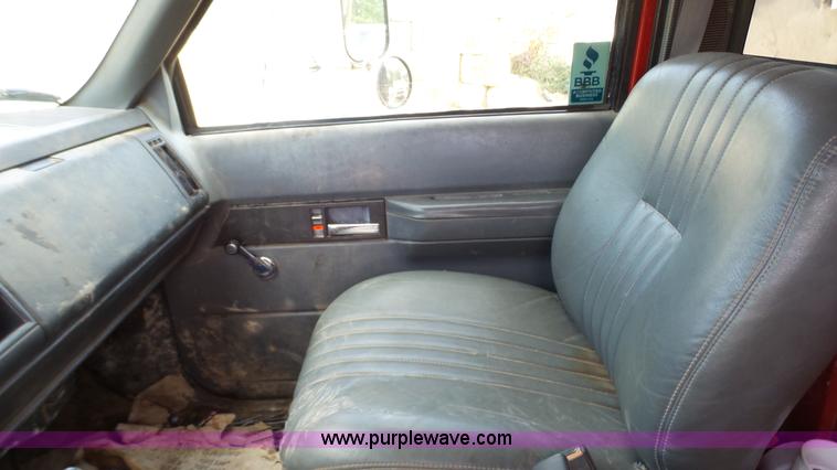 image for item K4060 2000 Chevrolet C6500 dump truck