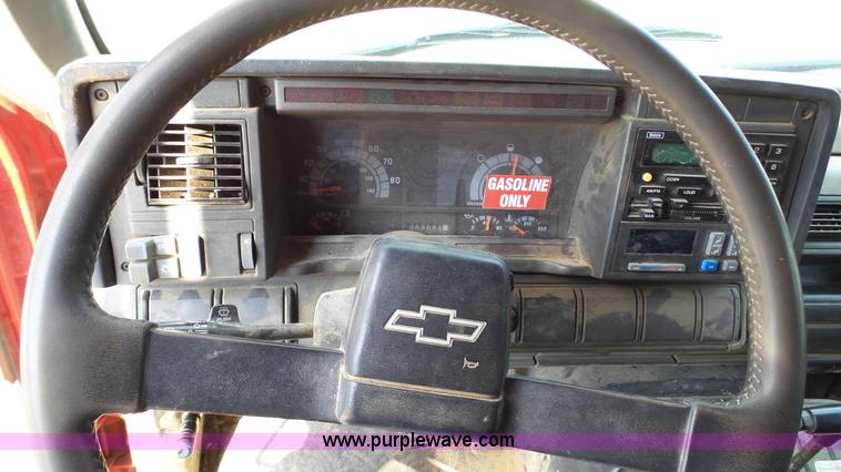 image for item K4060 2000 Chevrolet C6500 dump truck