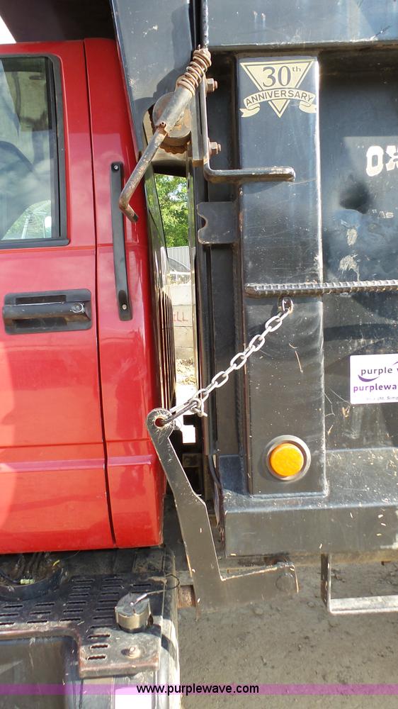 image for item K4060 2000 Chevrolet C6500 dump truck