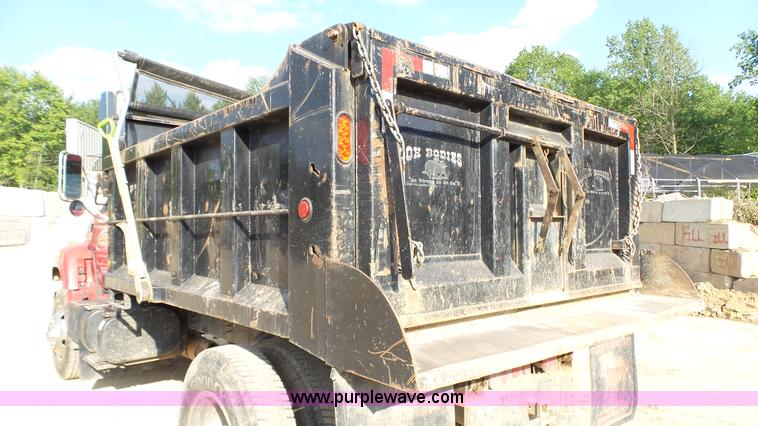 image for item K4060 2000 Chevrolet C6500 dump truck