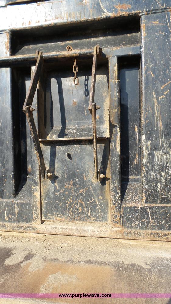 image for item K4060 2000 Chevrolet C6500 dump truck