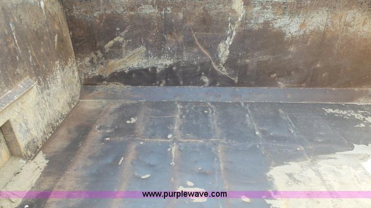 image for item K4060 2000 Chevrolet C6500 dump truck