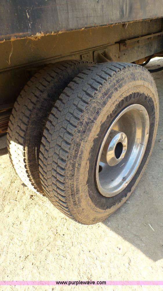 image for item K4060 2000 Chevrolet C6500 dump truck