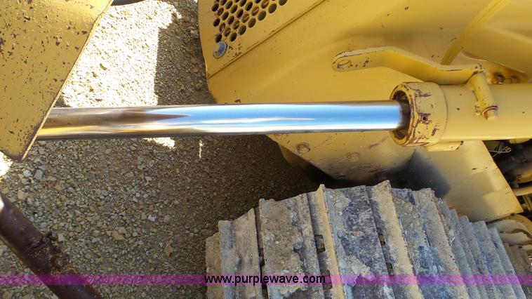 image for item K4103 1981 Caterpillar D5B dozer