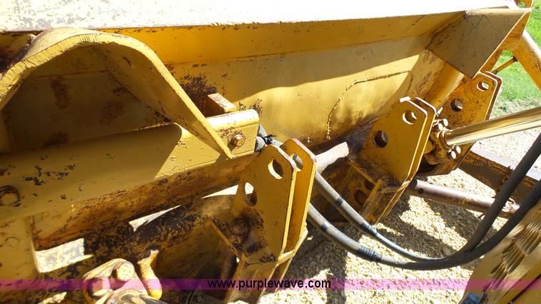 image for item K4103 1981 Caterpillar D5B dozer