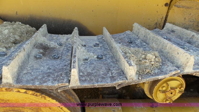 image for item K4103 1981 Caterpillar D5B dozer