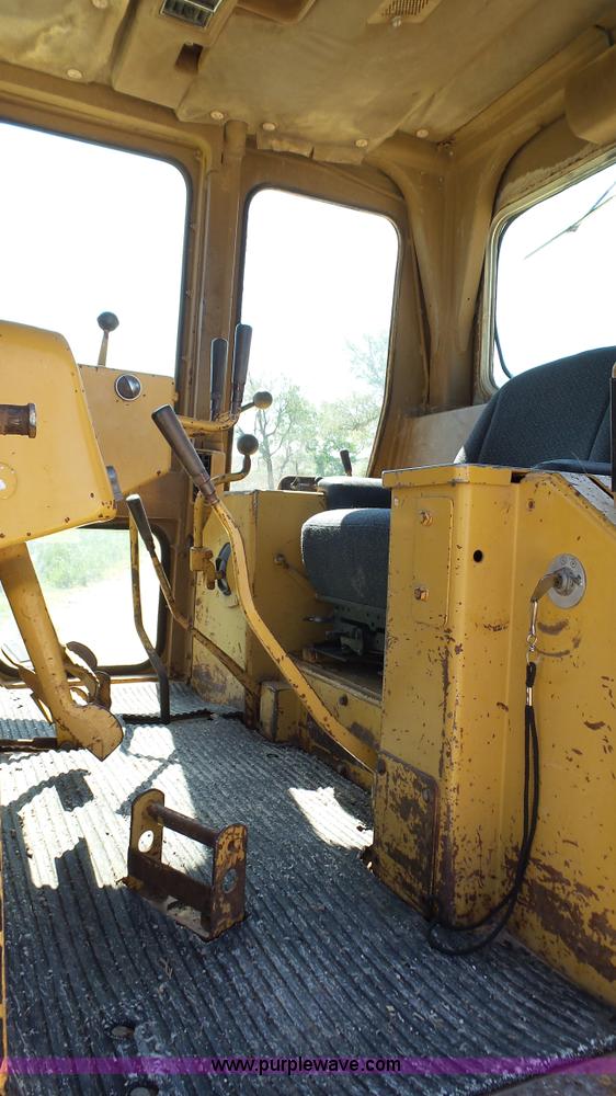 image for item K4103 1981 Caterpillar D5B dozer