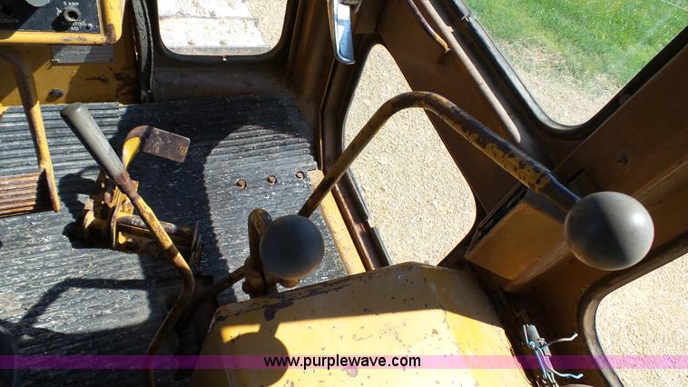 image for item K4103 1981 Caterpillar D5B dozer