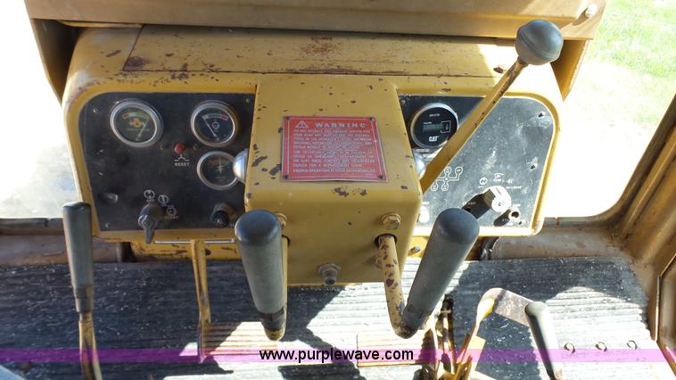 image for item K4103 1981 Caterpillar D5B dozer