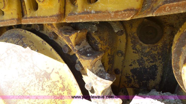 image for item K4103 1981 Caterpillar D5B dozer