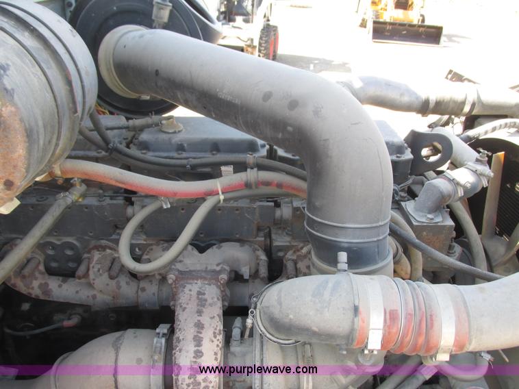 image for item K4705 1993 International 9400 tank truck