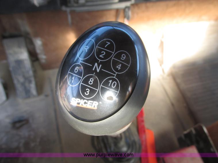 image for item K4705 1993 International 9400 tank truck