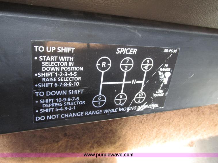 image for item K4705 1993 International 9400 tank truck