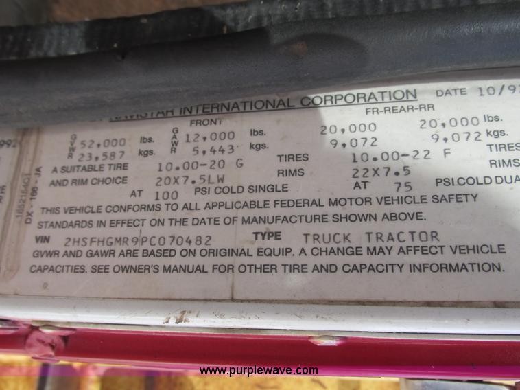 image for item K4705 1993 International 9400 tank truck