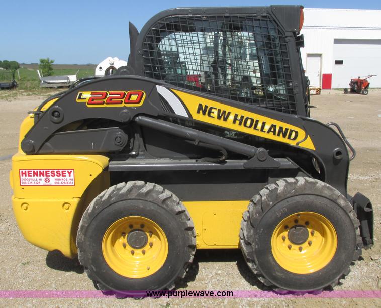 image for item K4706 2013 New Holland L220 skid steer