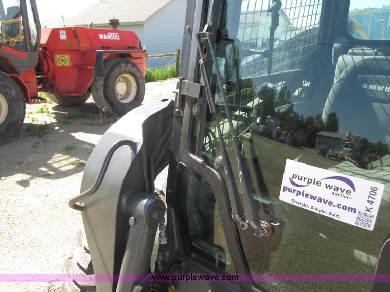 image for item K4706 2013 New Holland L220 skid steer