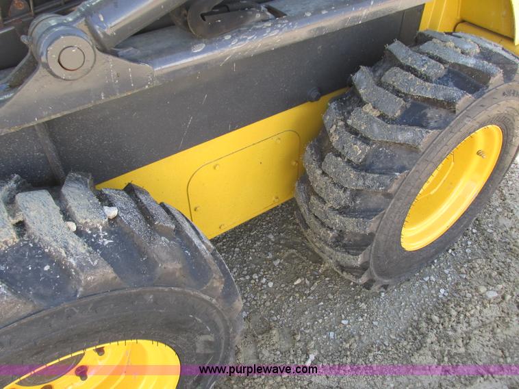 image for item K4706 2013 New Holland L220 skid steer