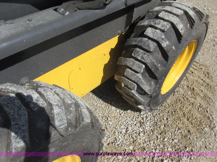 image for item K4706 2013 New Holland L220 skid steer