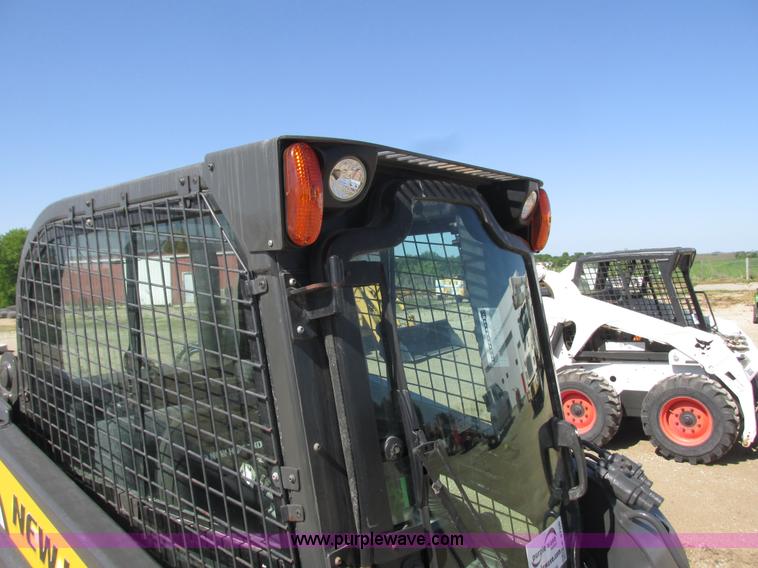 image for item K4706 2013 New Holland L220 skid steer