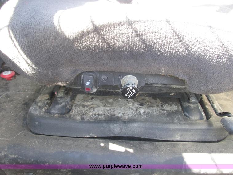 image for item K4706 2013 New Holland L220 skid steer