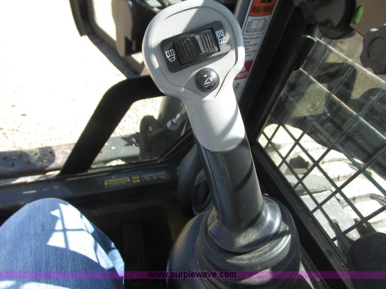 image for item K4706 2013 New Holland L220 skid steer