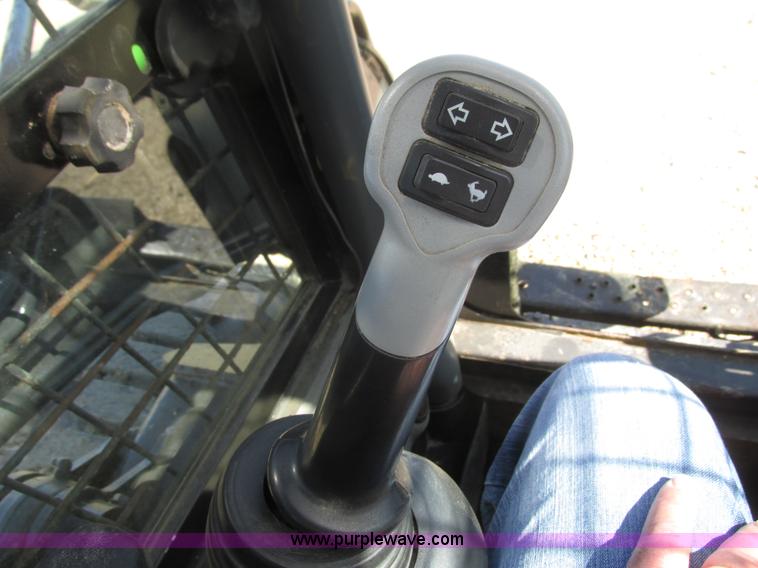 image for item K4706 2013 New Holland L220 skid steer