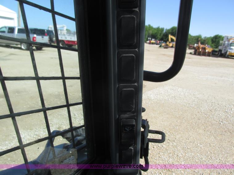 image for item K4706 2013 New Holland L220 skid steer