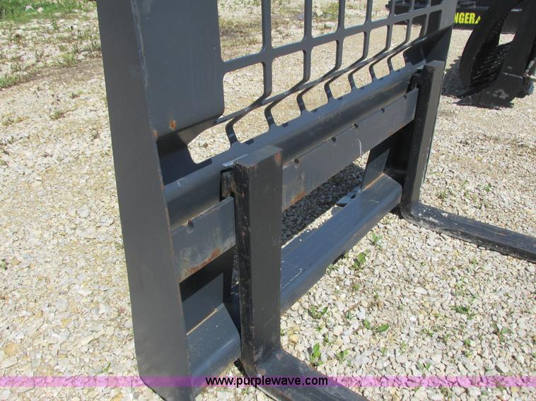 image for item K4710 Skid pallet forks