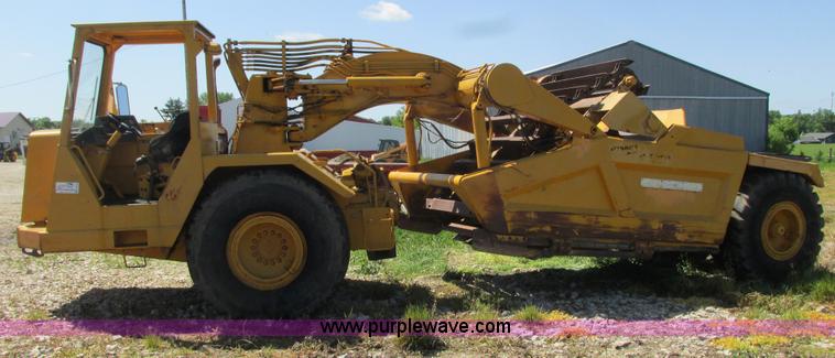 image for item K4715 1984 John Deere 762 elevating scraper