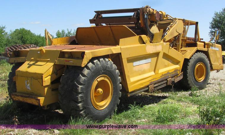 image for item K4715 1984 John Deere 762 elevating scraper