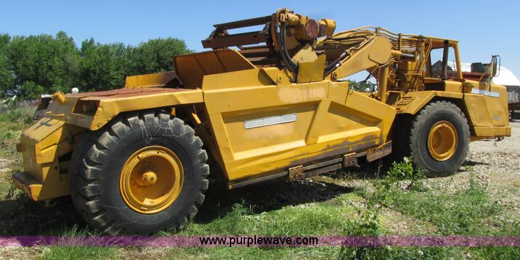 image for item K4715 1984 John Deere 762 elevating scraper