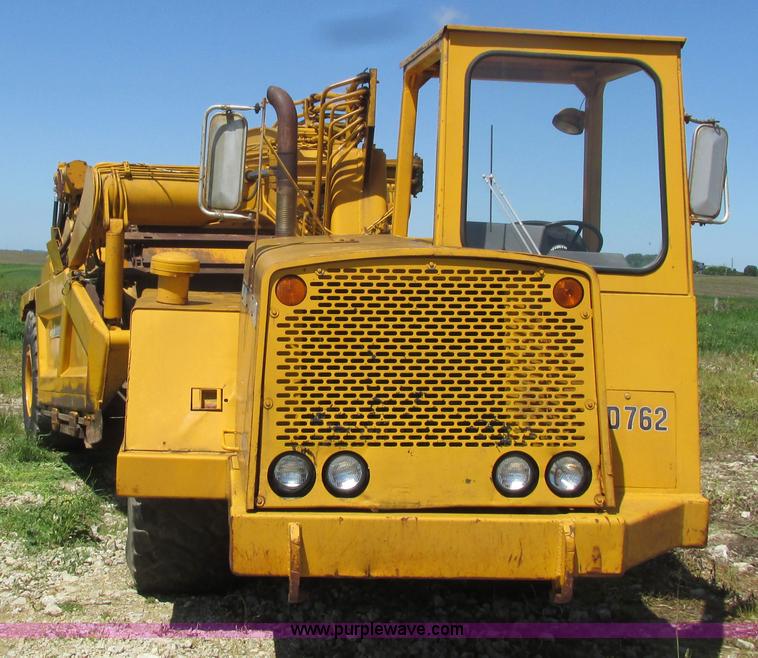 image for item K4715 1984 John Deere 762 elevating scraper