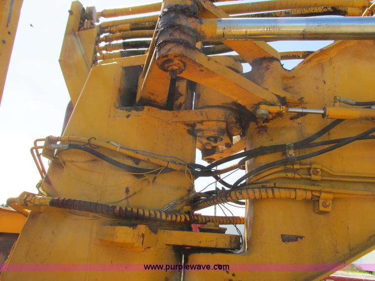 image for item K4715 1984 John Deere 762 elevating scraper