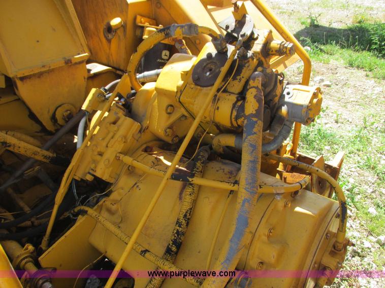 image for item K4715 1984 John Deere 762 elevating scraper