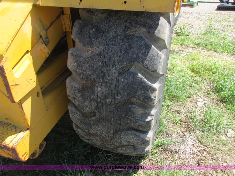 image for item K4715 1984 John Deere 762 elevating scraper