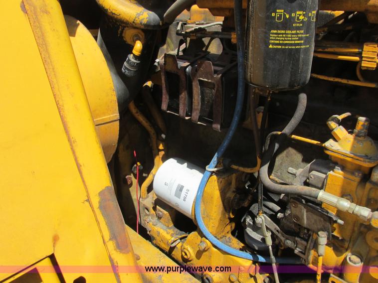 image for item K4715 1984 John Deere 762 elevating scraper