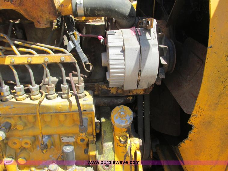 image for item K4715 1984 John Deere 762 elevating scraper