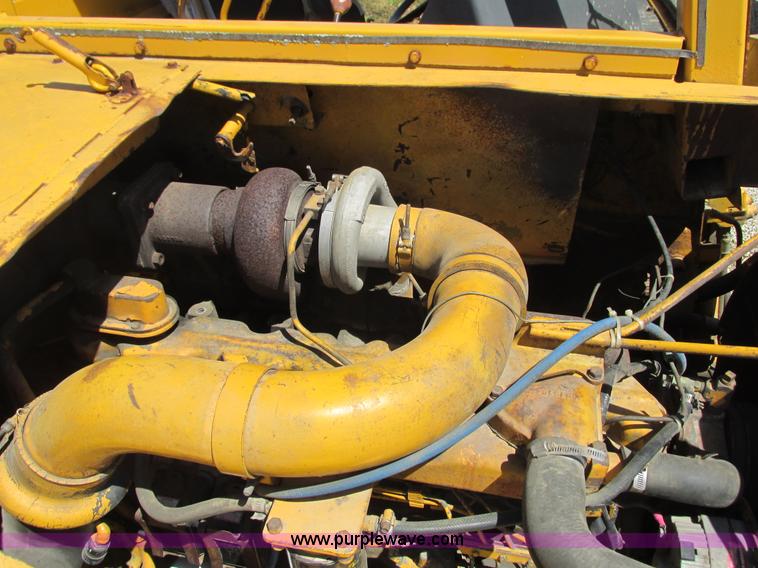 image for item K4715 1984 John Deere 762 elevating scraper