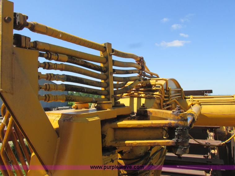 image for item K4715 1984 John Deere 762 elevating scraper