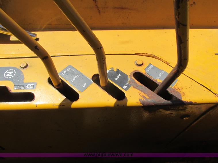 image for item K4715 1984 John Deere 762 elevating scraper